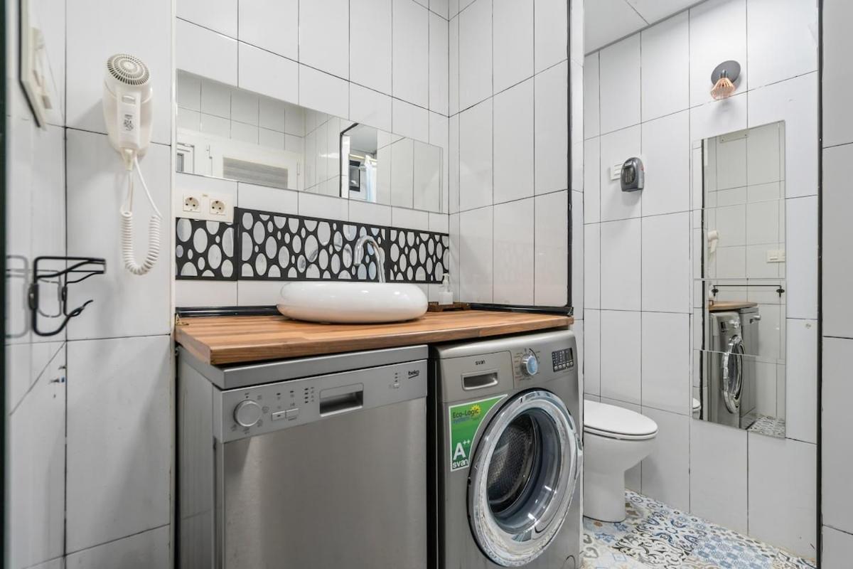 Cosy Loft In The Centre Of - Reloj D